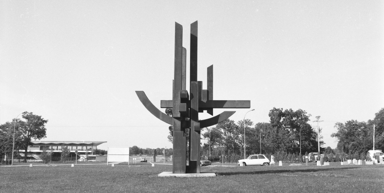 Monumental sculpture